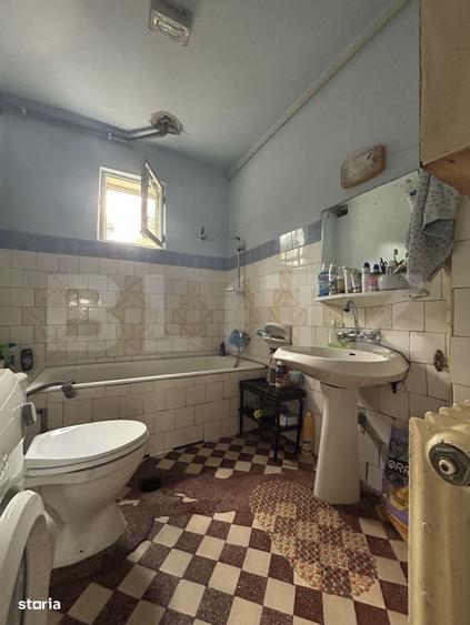 Casă cu 4 camere decomandat în Central
