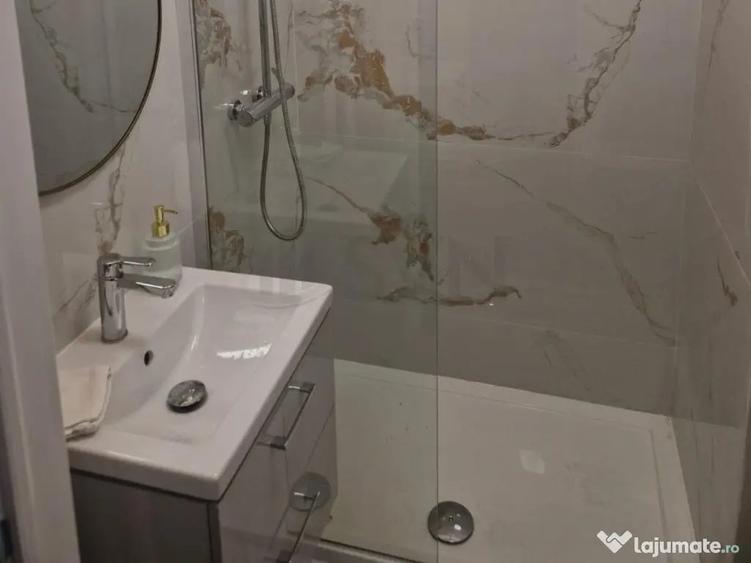 Apartament cu 2 camere semidecomandat în Universitate