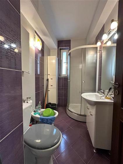 Apartament cu 3 camere semidecomandat în Aeroport