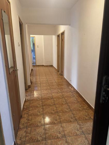 Apartament cu 3 camere decomandat, mobilat în Rahova