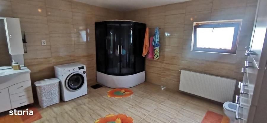 Casă cu 4 camere decomandat în Buda