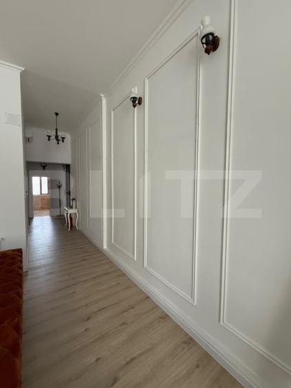 Apartament cu 3 camere semidecomandat, mobilat în Central