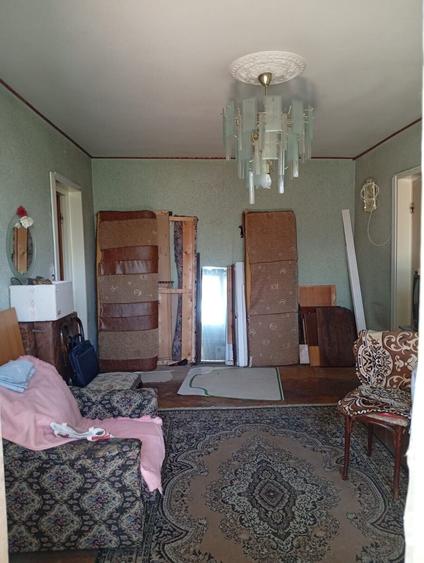 Apartament cu 3 camere semidecomandat în Titan