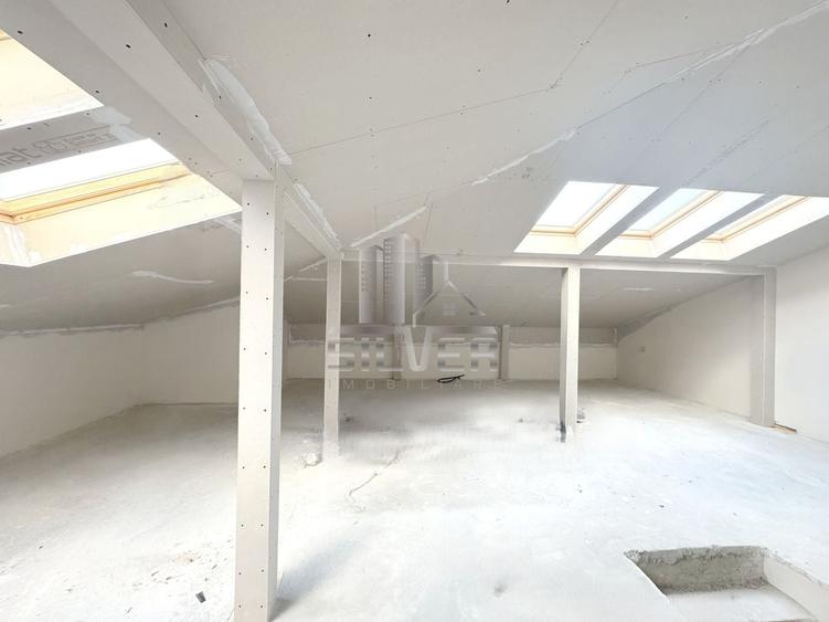Duplex cu 5 camere cu Canalizare în Câmpului