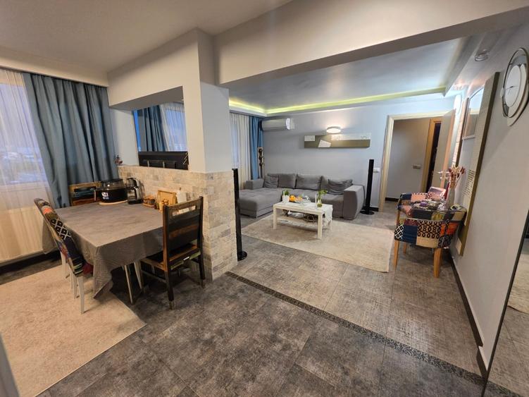 Apartament cu 3 camere semidecomandat în Ștefan cel Mare