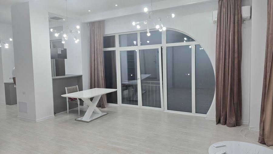 Apartament cu 2 camere decomandat în Ultracentral