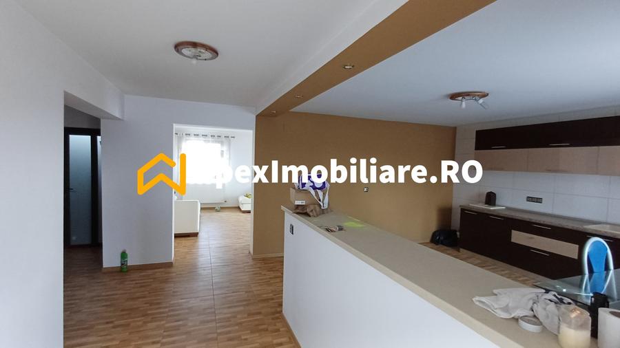 Casă individuală cu 4 camere cu Teren 883 Mp în Varlaam