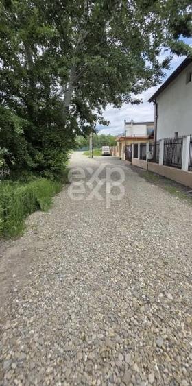Casă individuală cu 5 camere cu Canalizare în Central