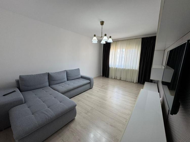 Apartament cu 2 camere decomandat în 1 Mai