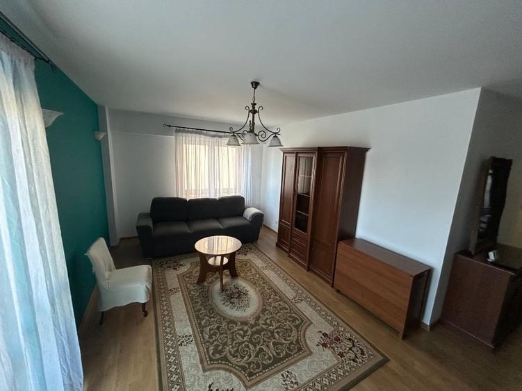 Apartament cu 3 camere decomandat, mobilat în Burdujeni
