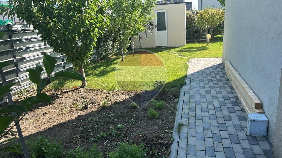 Casă cu 4 camere cu Teren 450 Mp în Tamași