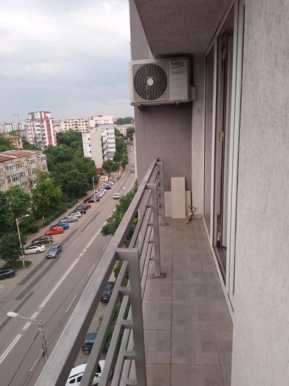 Garsonieră decomandată în Central