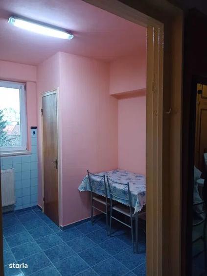 Apartament cu 3 camere decomandat în Vitan