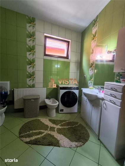 Casă cu 4 camere decomandat cu Teren 2300 Mp în Central