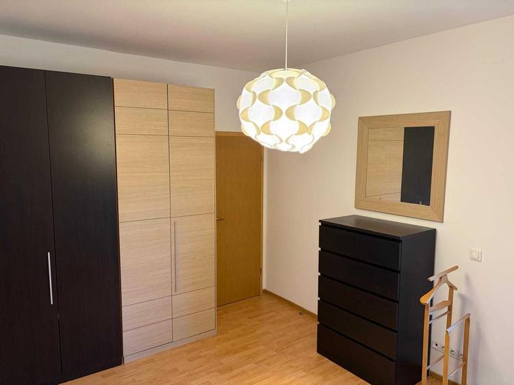 Apartament cu 3 camere decomandat în Torontalului