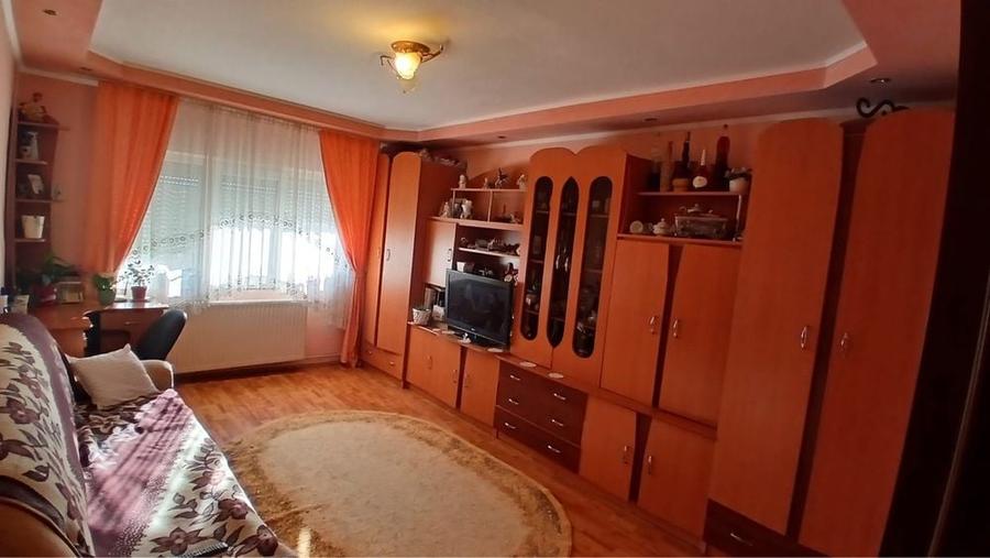 Garsonieră în Sânmartin