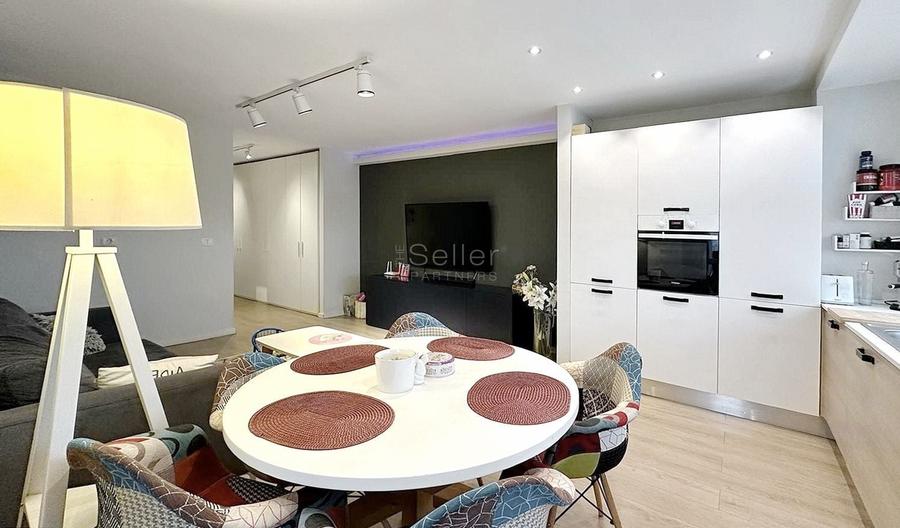 Apartament cu 3 camere semidecomandat, mobilat în Gării