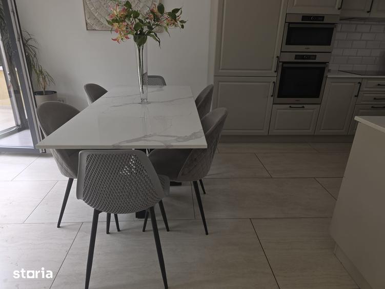 Apartament cu 5 camere în Subcetate