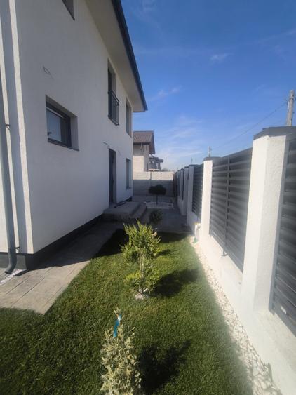 Casă individuală cu 4 camere cu Teren 270 Mp în Berceni