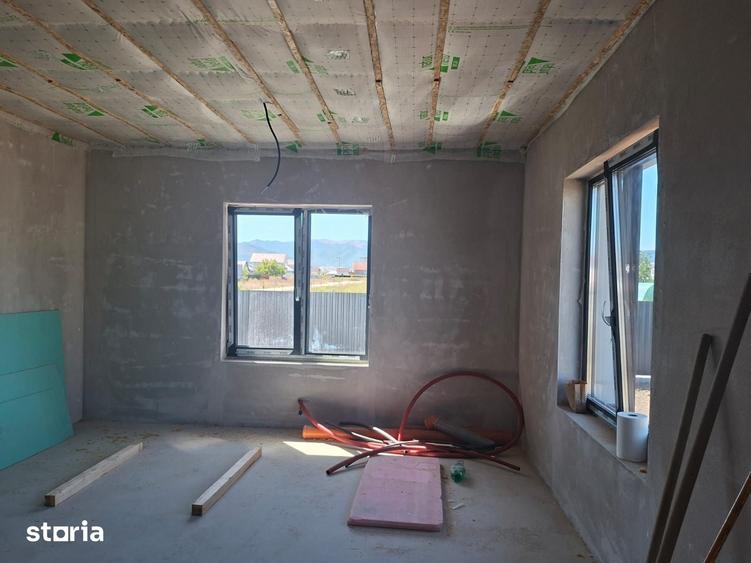 Casă cu 3 camere cu Teren 481 Mp în Cristian
