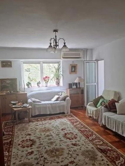 Apartament cu 3 camere decomandat în Calea Călărașilor