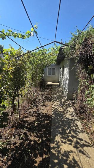 Casă cu 5 camere cu Teren 747 Mp în Gropeni
