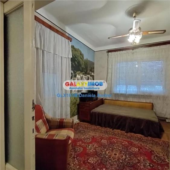 Apartament cu 4 camere semidecomandat, mobilat în Calea Plevnei