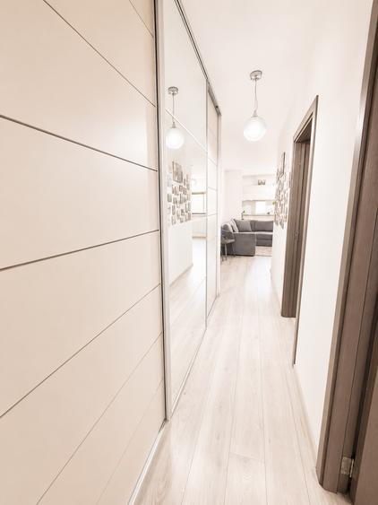 Apartament cu 3 camere decomandat în Km 4