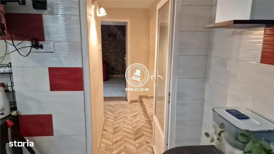 Casă cu 4 camere în Dorobanț