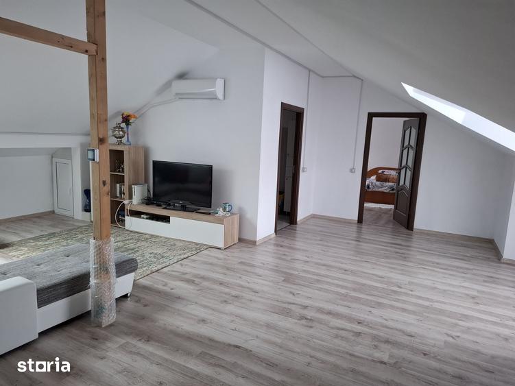 Casă cu 7 camere cu Teren 516 Mp în Cumpăna