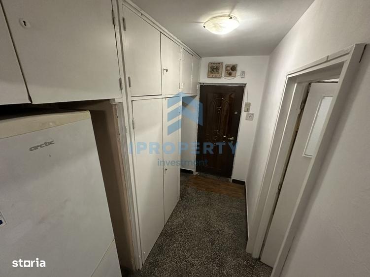 Apartament cu 3 camere semidecomandat în Central