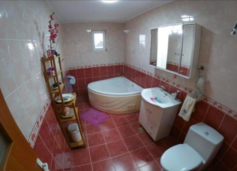 Casă cu 5 camere cu Canalizare în Pantelimon