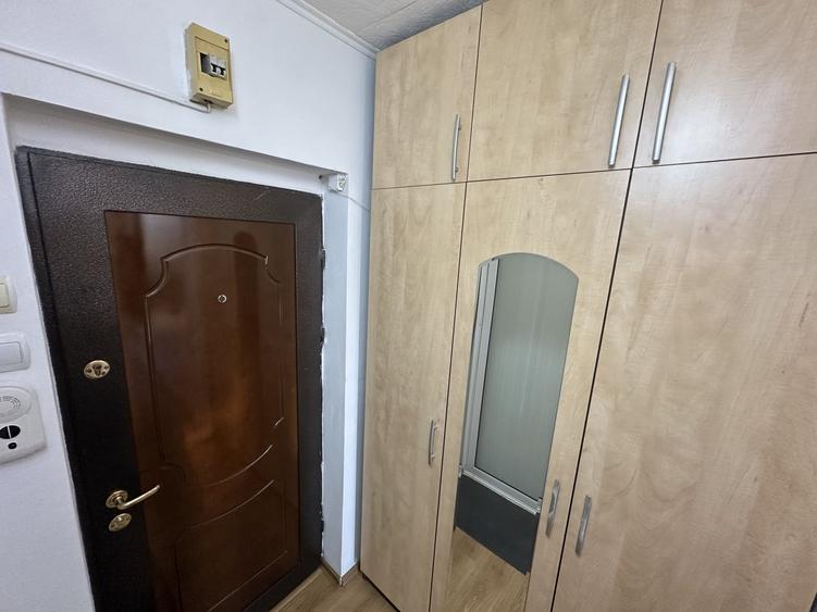 Garsonieră semidecomandată, mobilată în Apărătorii Patriei