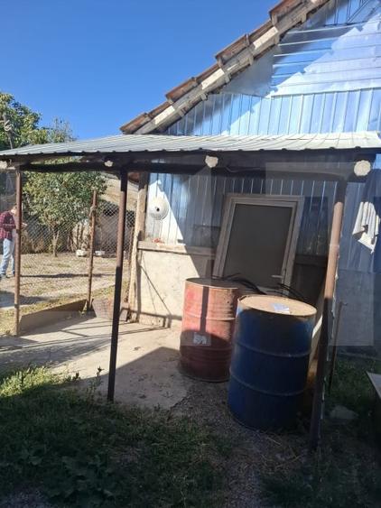 Casă individuală cu 6 camere cu Canalizare în Cezieni