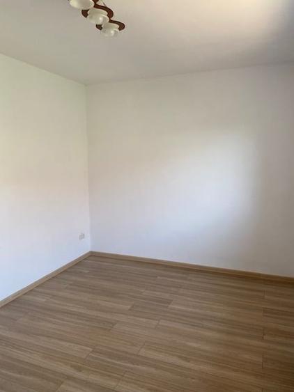 Duplex cu 4 camere cu Canalizare în Dumbrăvița