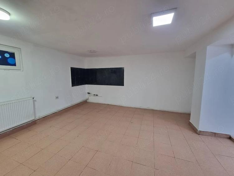 Spațiu comercial, de 80 mp, în Nord