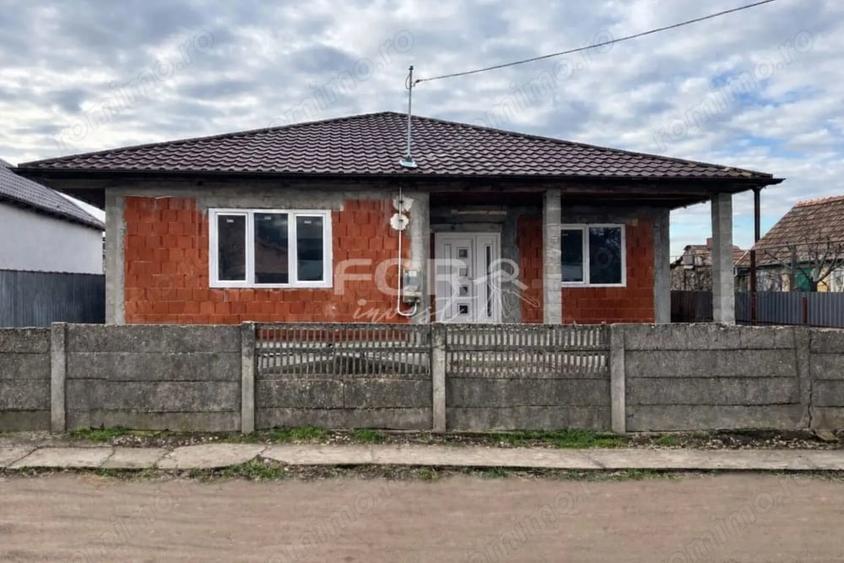 Casă cu 4 camere cu Teren 1290 Mp în Tulca
