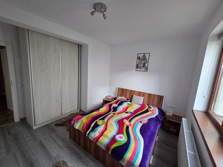 Apartament cu 2 camere decomandat, mobilat în Central