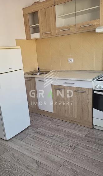 Garsonieră decomandată, mobilată în Florești
