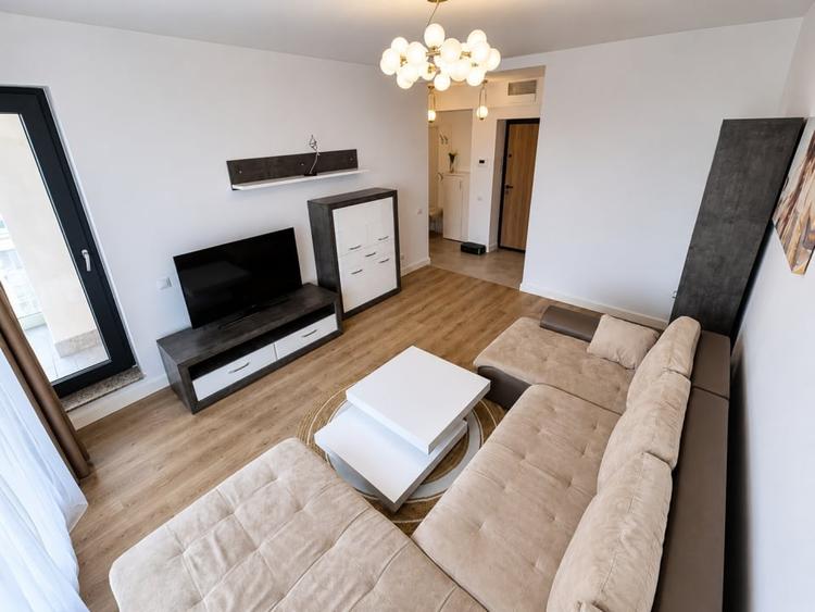 Apartament cu 2 camere decomandat, mobilat în Băneasa