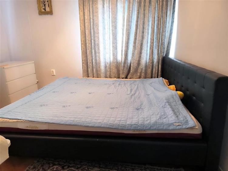 Casă cu 4 camere cu Canalizare în Central
