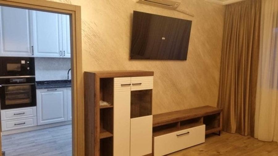 Apartament cu 3 camere decomandat, mobilat în Băneasa