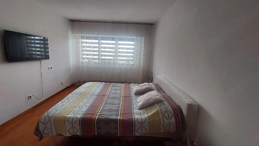Apartament cu 4 camere decomandat în Calea Romanului