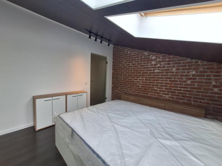 Apartament cu 2 camere semidecomandat, mobilat în Florești