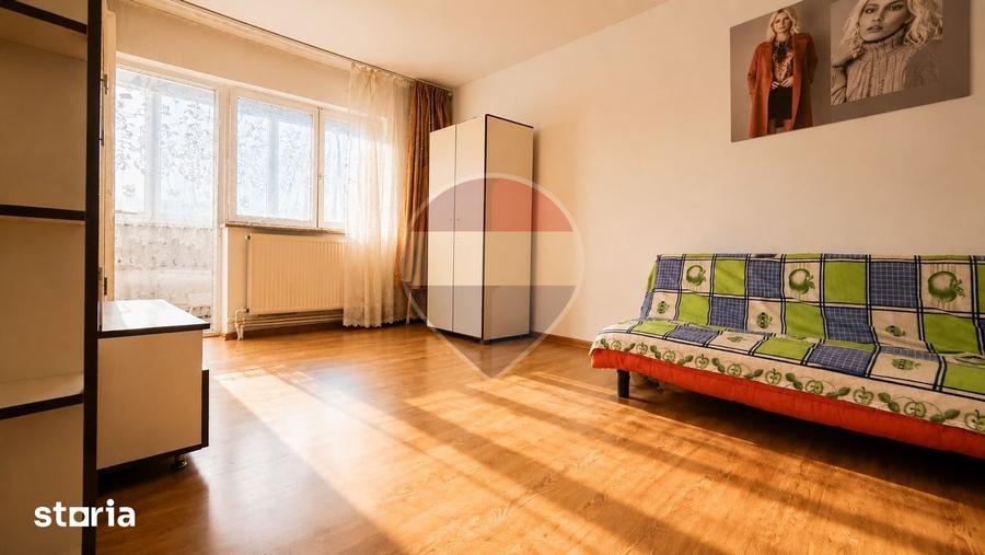 Apartament cu 3 camere decomandat în Mioriței