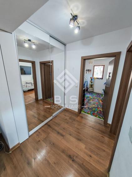 Apartament cu 3 camere decomandat în Sud