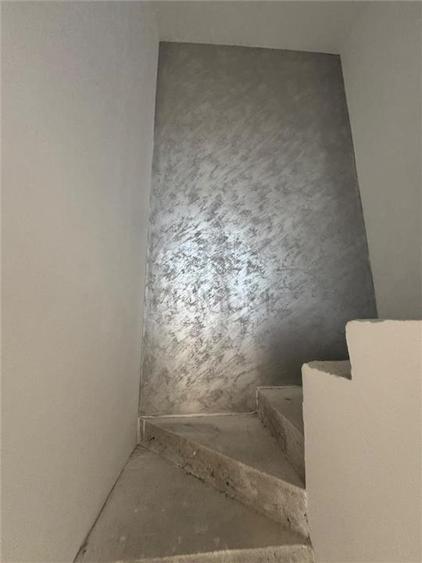 Duplex cu 5 camere cu Canalizare în Moșnița Nouă