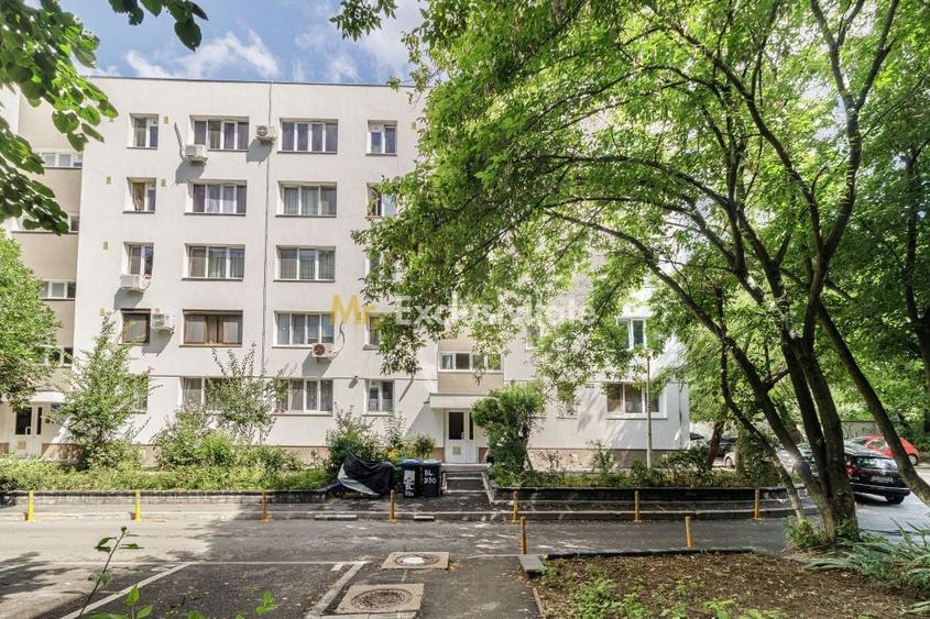Apartament cu 3 camere decomandat în Valea Oltului