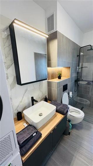 Apartament cu 2 camere decomandat, mobilat în Sud