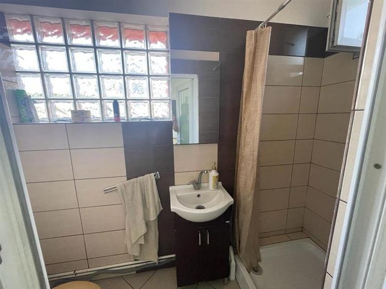 Spațiu comercial, de 640 mp, în 7 Noiembrie